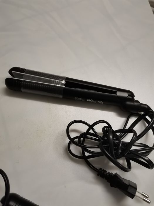 Різні плойки для догляду за волоссям