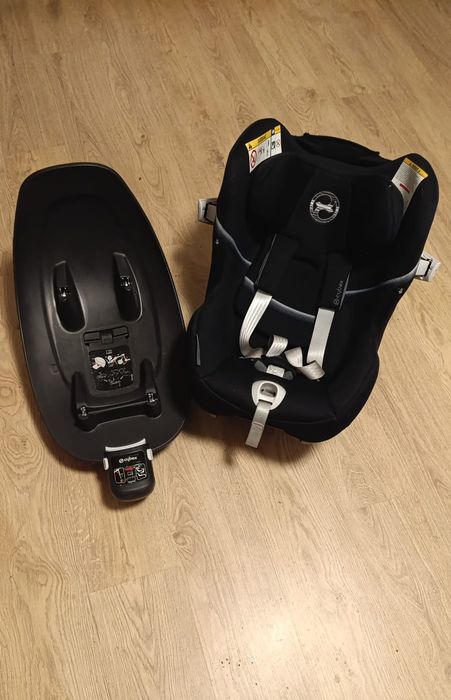 Fotelik Cybex Sirona M2 i-Size Gold wraz z bazą ISOFIX