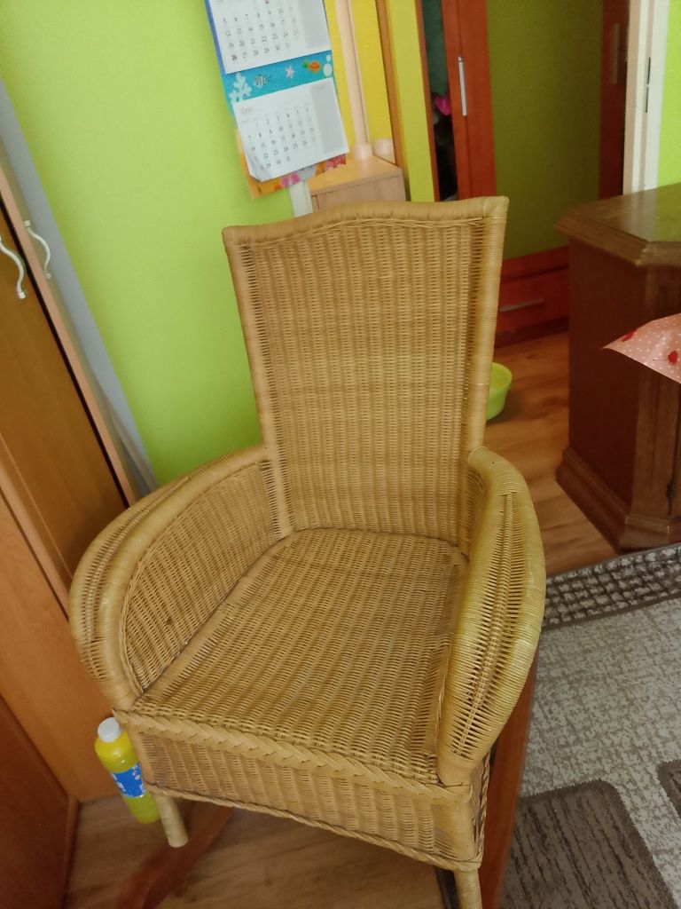 Fotel bujany wiklinowy