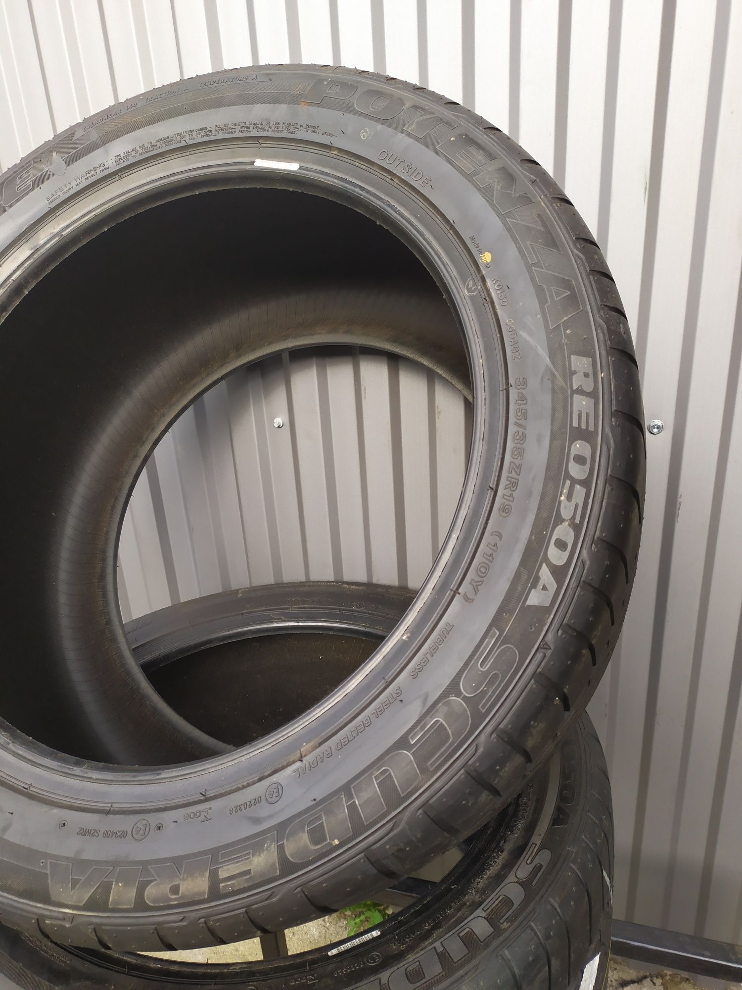 Opony Letnie 345/35R19 Bridgestone Potenza Re050A Para