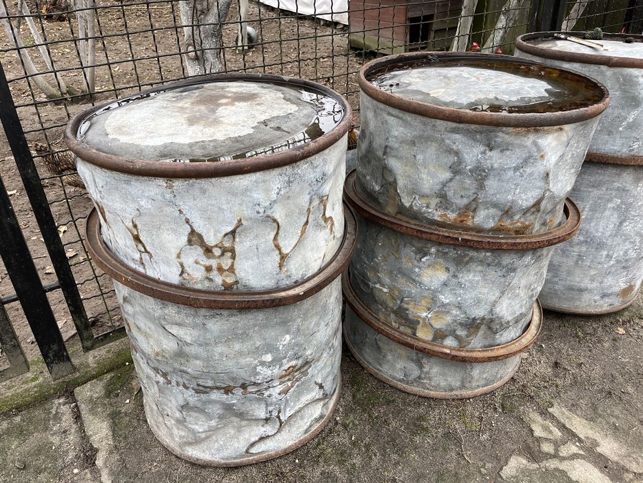 Beczka z obreczami 200l