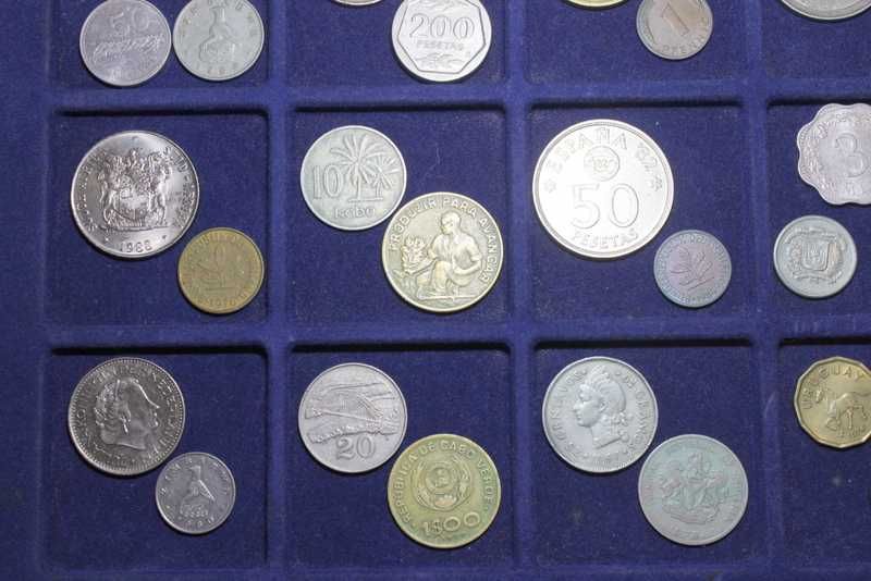 Lote de moedas estrangeiras variadas (1)