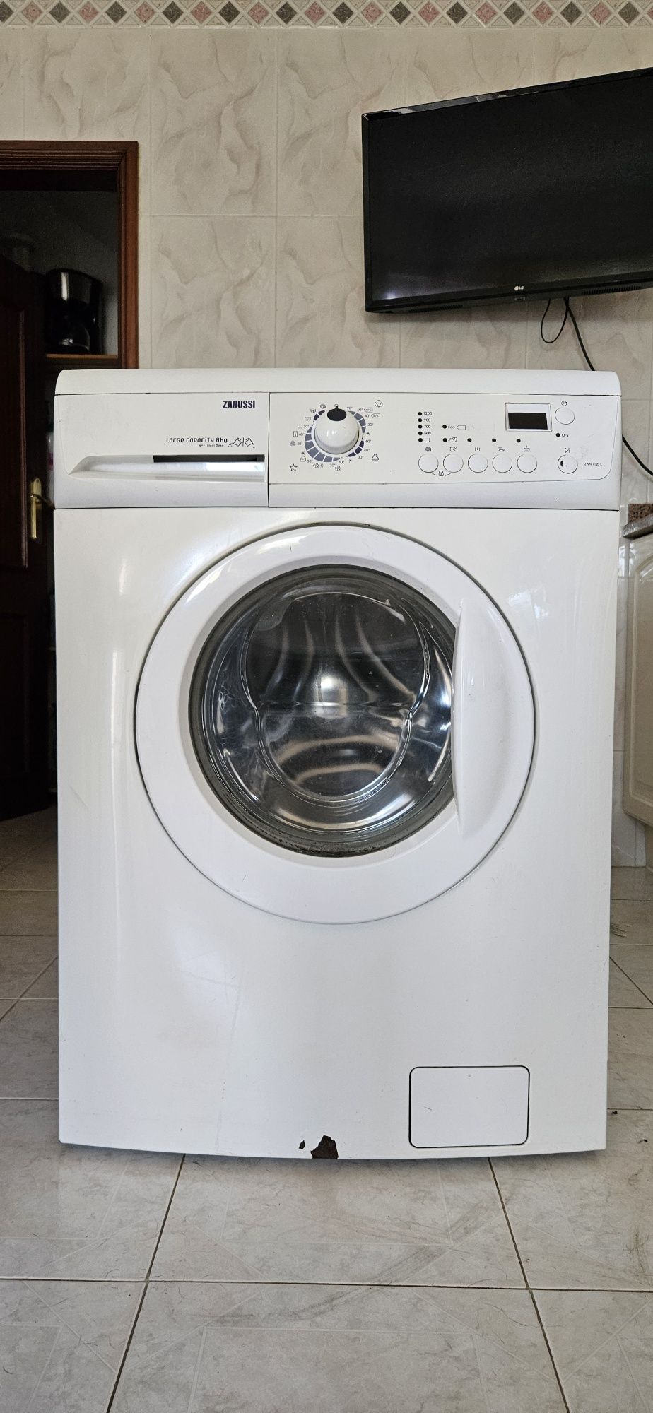 Vendo maquina de lavar roupa Zanussi de 8Kg