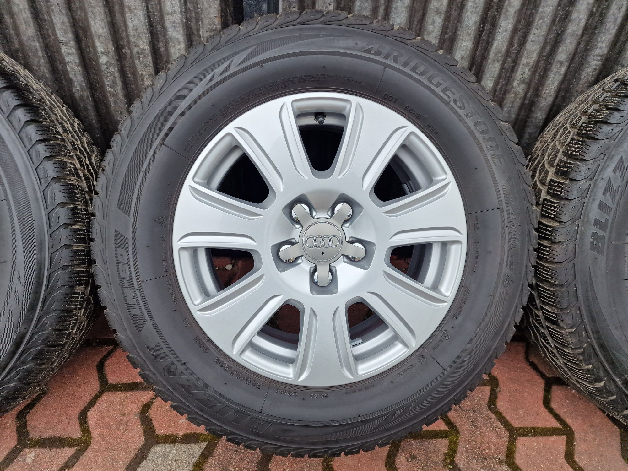 Felgi z oponami zimowymi 215/65R16 Audi Q3 5x112 Q2 A4 A6 VW Tiguan 16