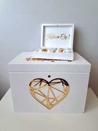 Białe pudełko na koperty obrączki Lustrzane złote napisy pleksi wesele