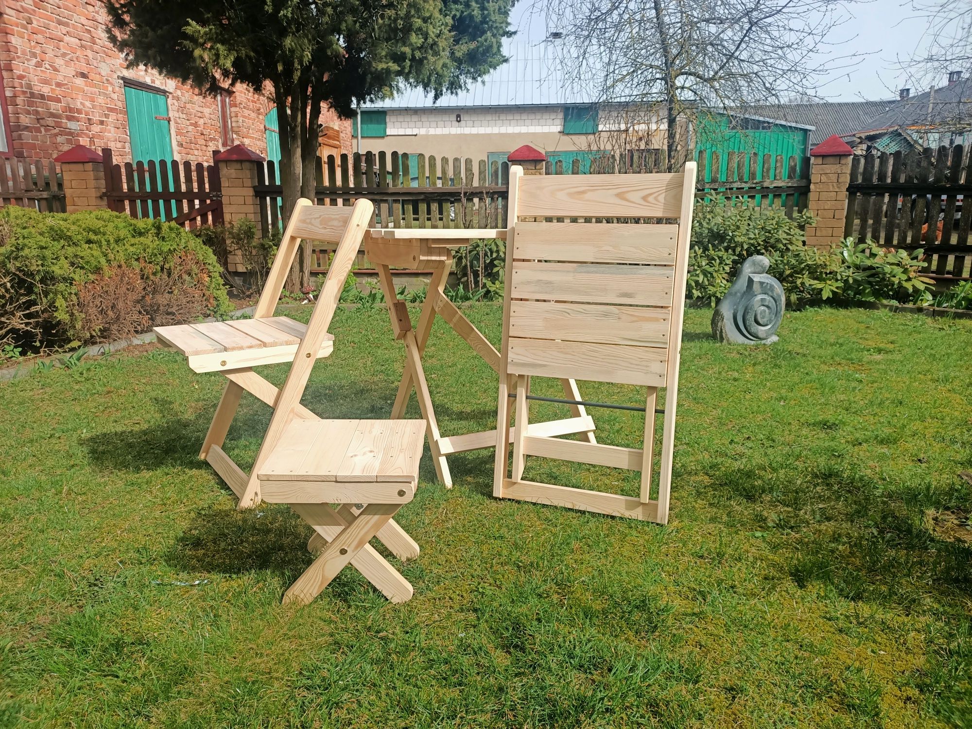 Krzesła ogrodowe drewniane