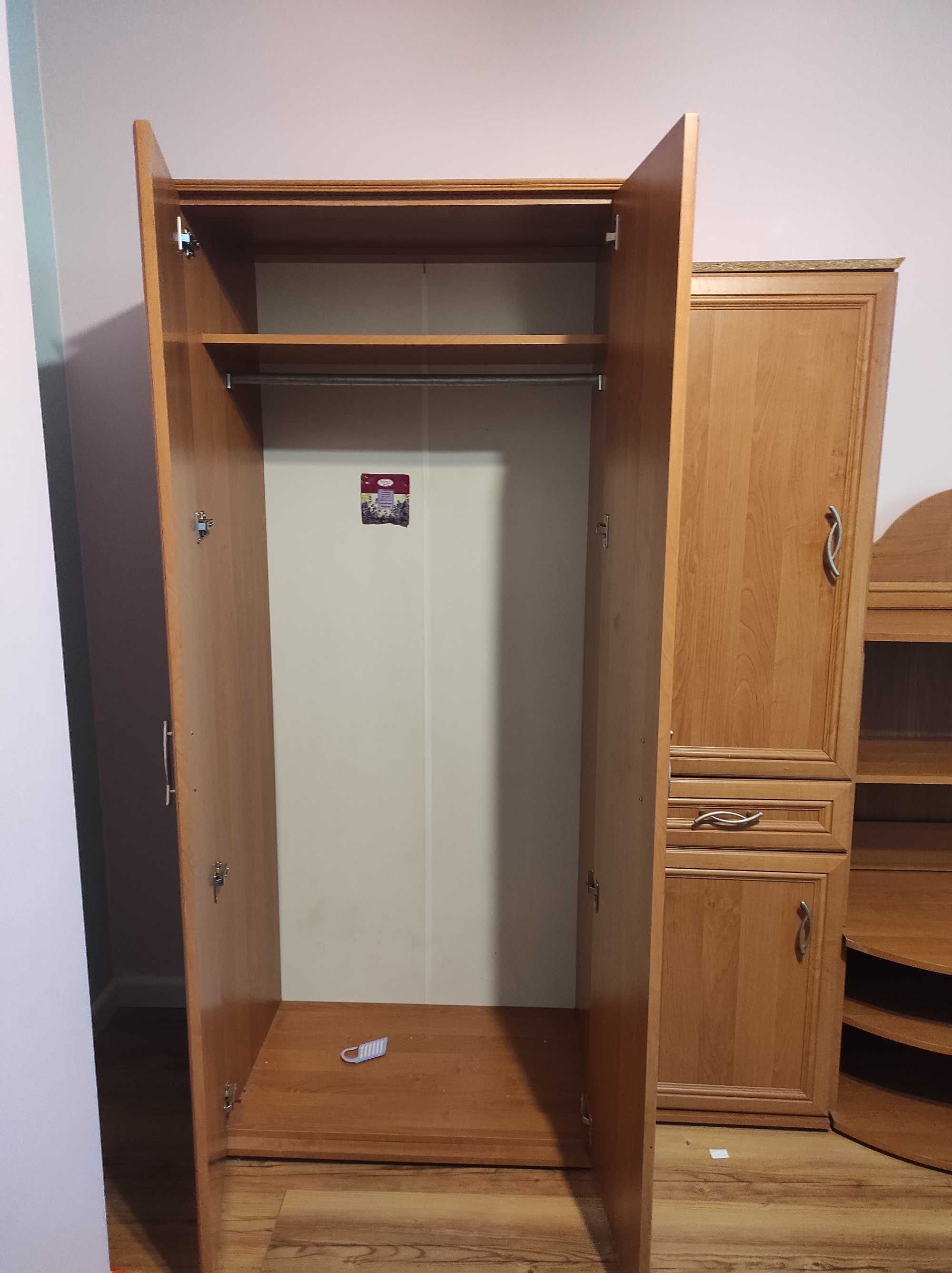 Meblościanka do pokoju /zestaw mebli