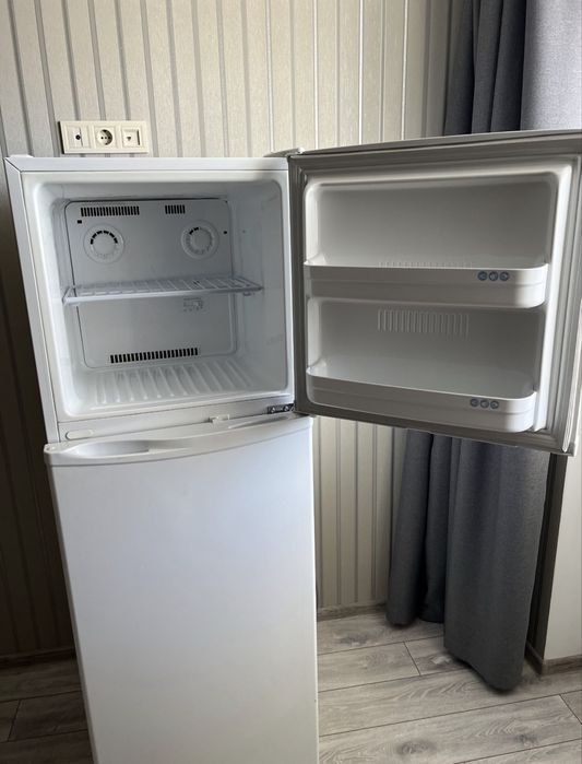 Холодильник LG двухкамерный