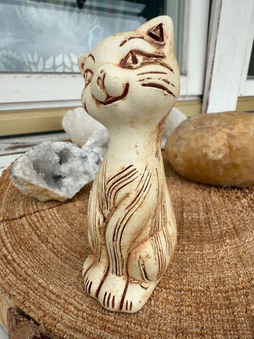 Ceramiczna figurka kota, kociaka. Ręcznie wykonana. Nowa.
