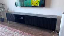 Szafka RTV Selsey Bello ryflowane frony