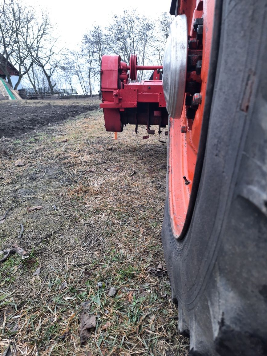 Продам  заводську фрезу до МТЗ- ЮМЗ