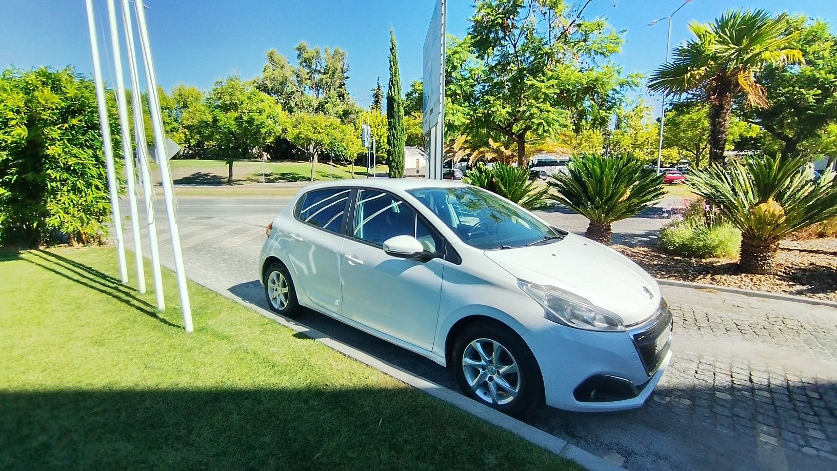 Peugeot 208  Bonito