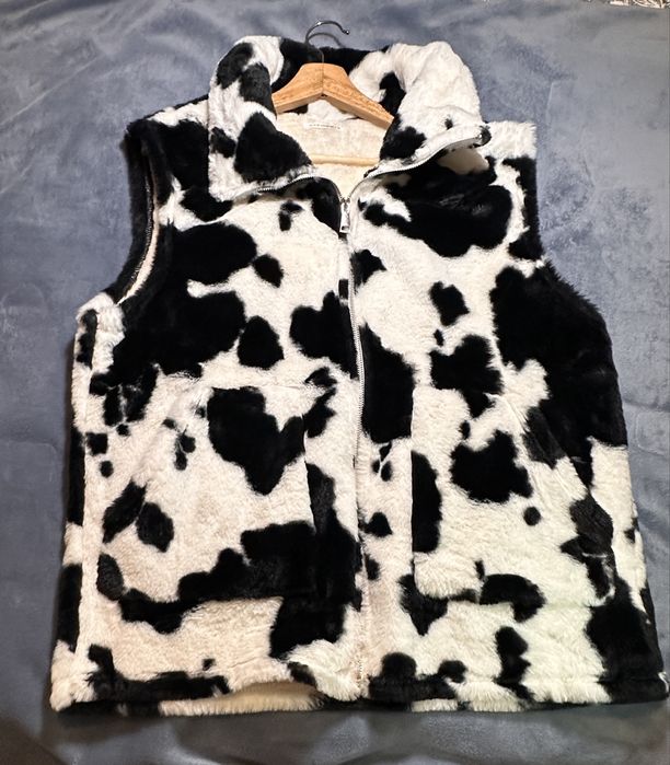 Colete quente de pelo por dentro e por fora branco e preto, tamanho L