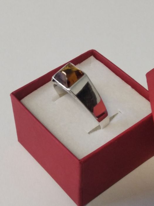 Srebrny sygnet z bursztynem srebro 925 rozm. 31