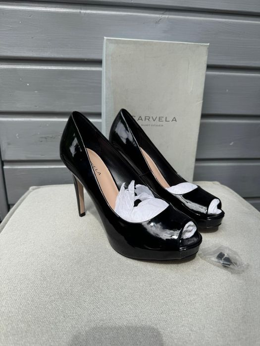 Nowe szpilki damskie CARVELA czarne lakierowane 40