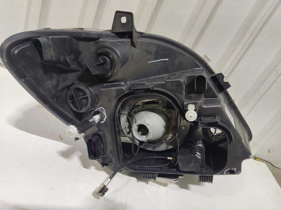 Фара ліва  Sprinter 906 A9068200961 (дефект)