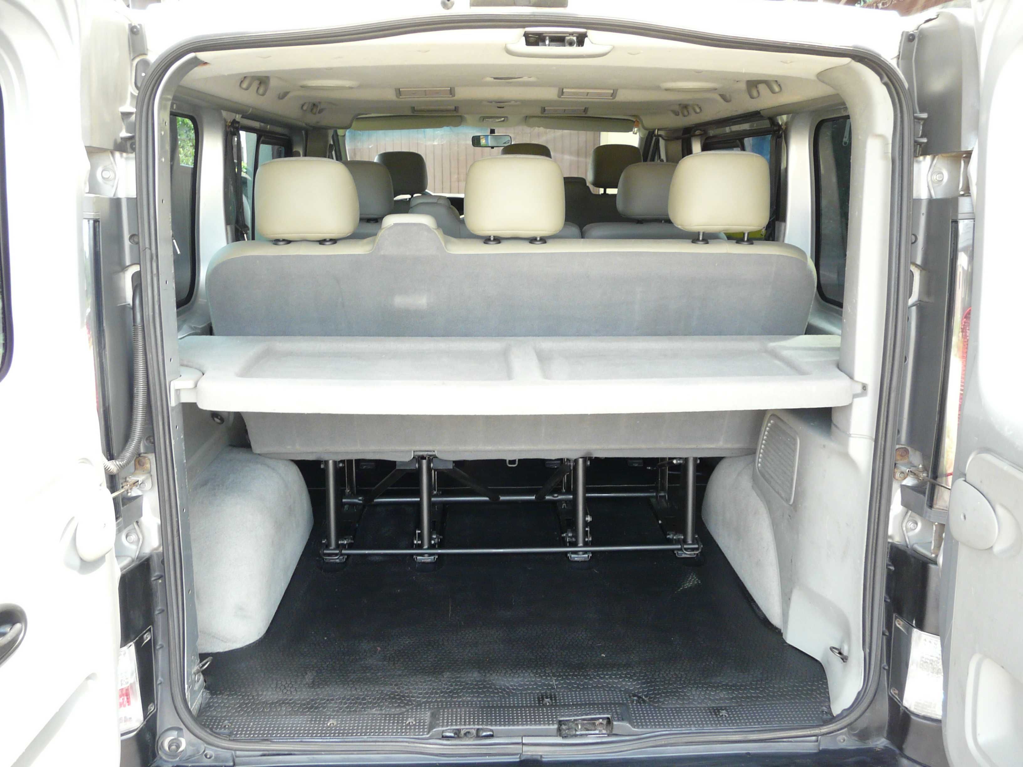 Samochód osobowy Bus Opel Vivaro 1,9 CDTi ,100, 9 osobowy, skrzynia 6