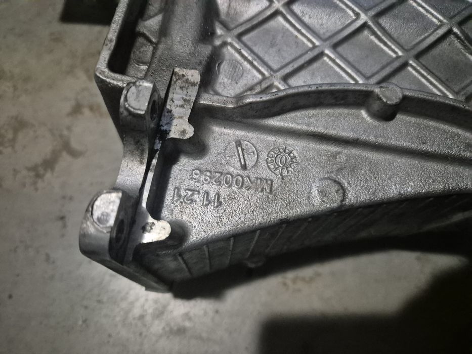 Kolektor ssący intrcoller 2,0 TDI  04L129711AB