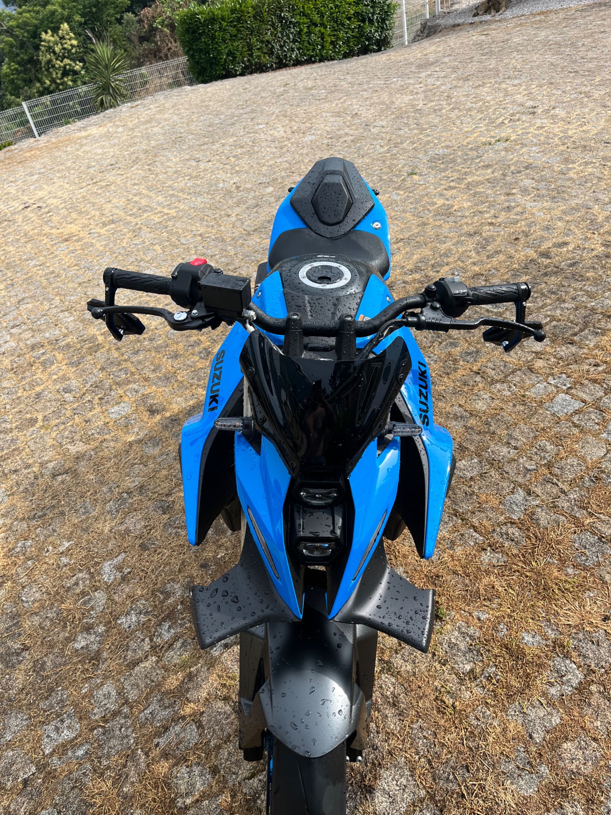 Suzuki Gsx8s Top
