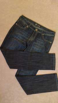 Прямые джинсы тёмно-синего цвета