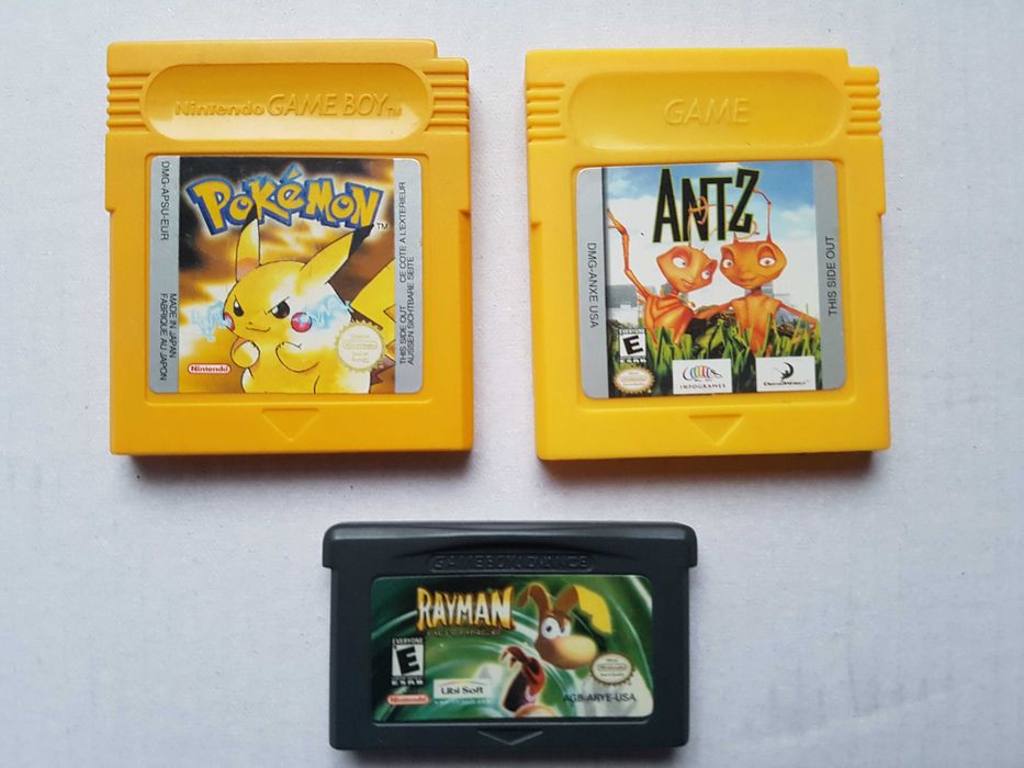 Gry kartridże Game boy . Antz , Rayman Advance .