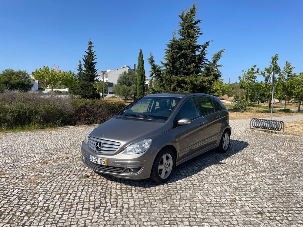 Mercedes-Benz B200CDI Avantgard (REVENDA)