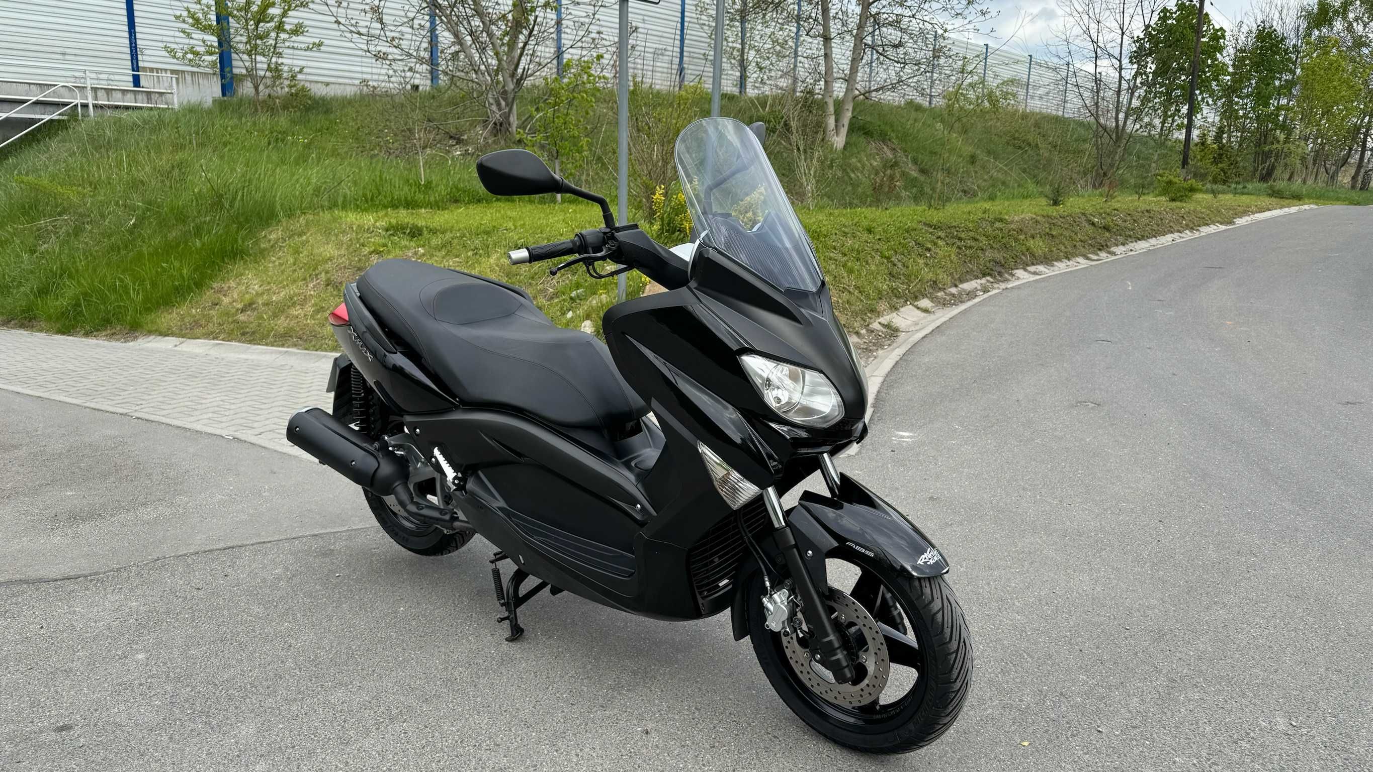 Yamaha XMAX 125 X-MAX YP125 piękny egzemplarz NISKI PRZEBIEG oryginał