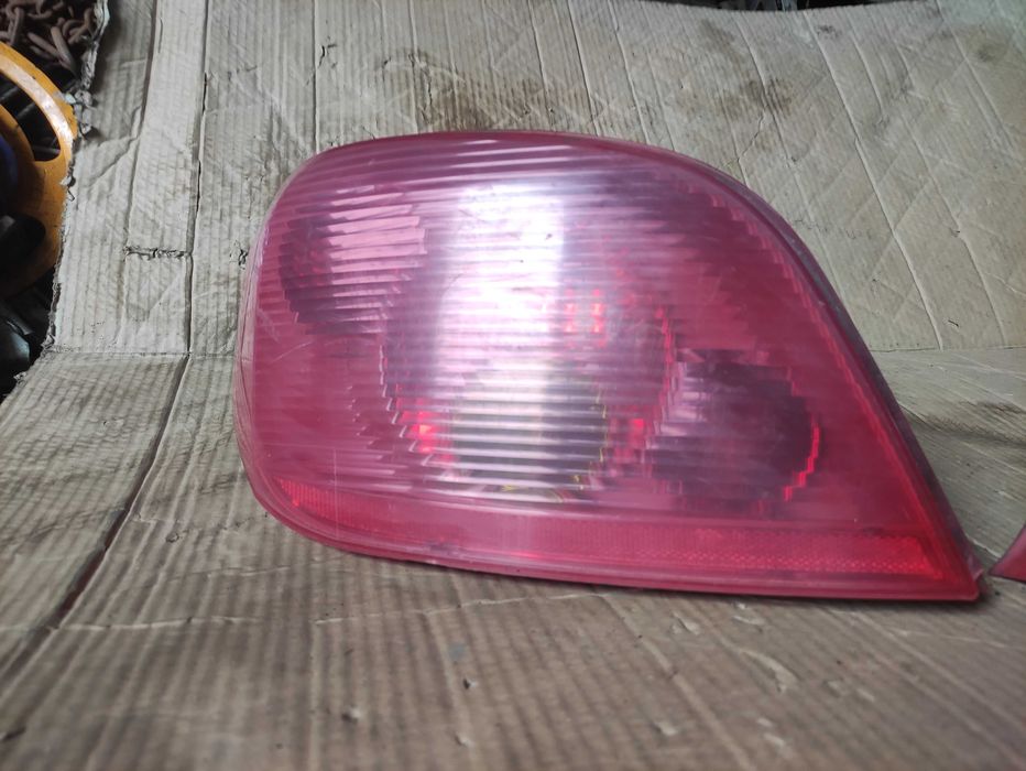Стоп Peugeot 307 хетчбек ліхтар Пежо  307 6350P3 стопи 6351P3