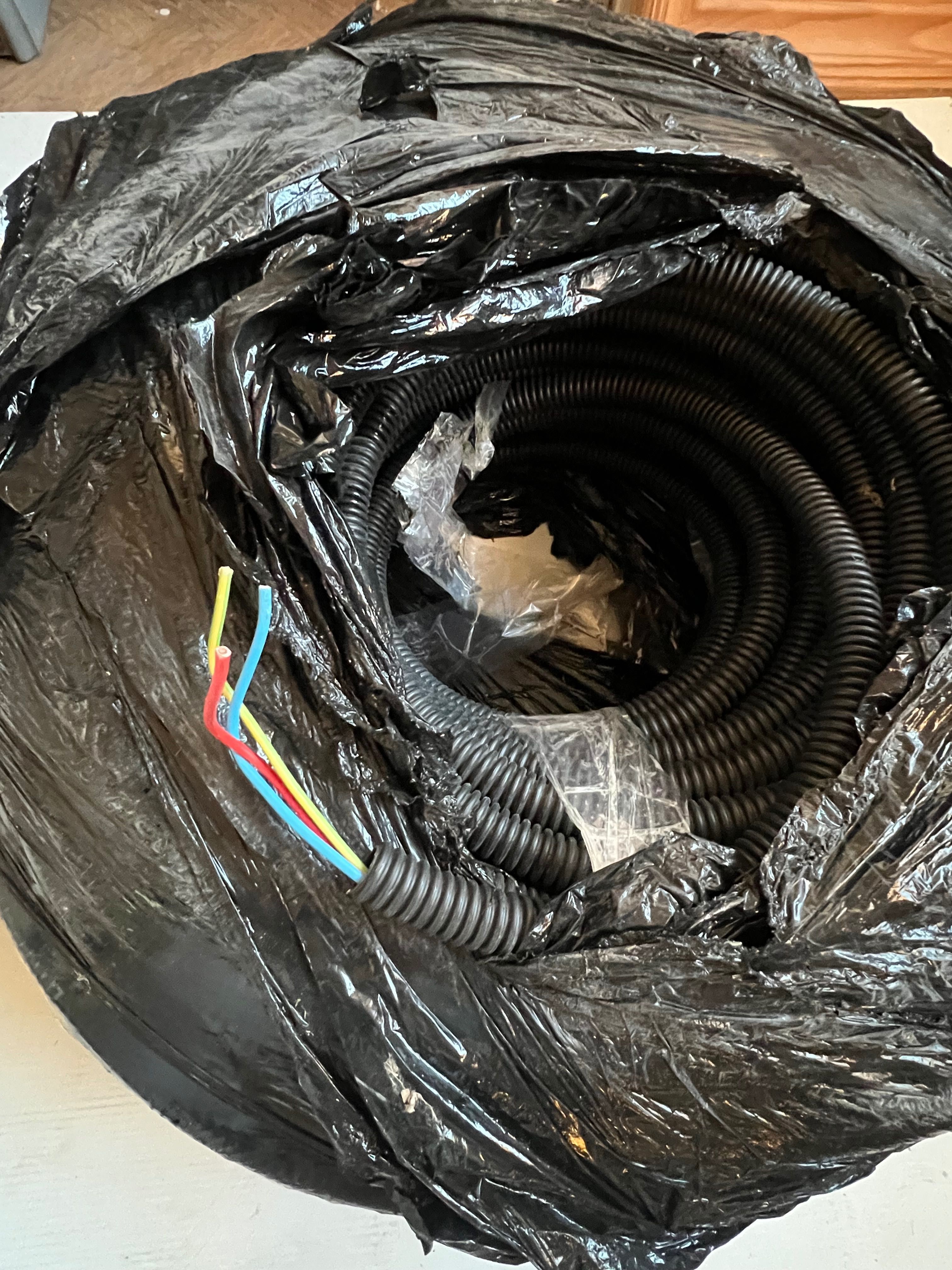 Przewód elektryczny w peszlu 100 m 3x 2,5