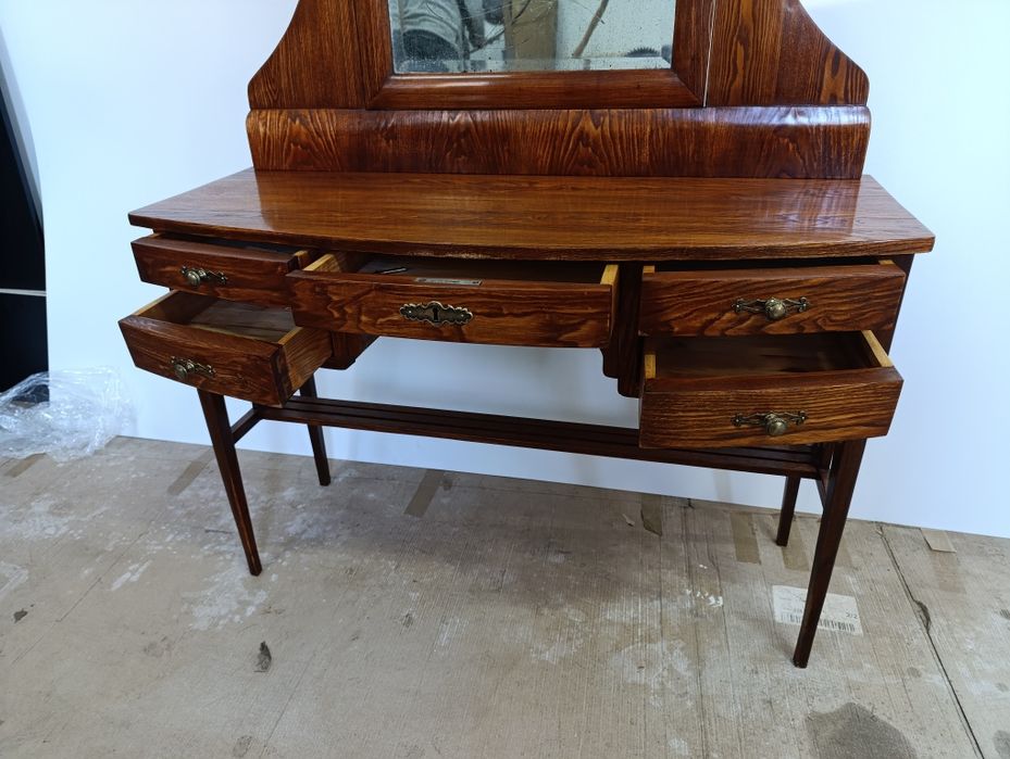 Odnowiona Zabytkowa toaletka z ruchomym lustrem