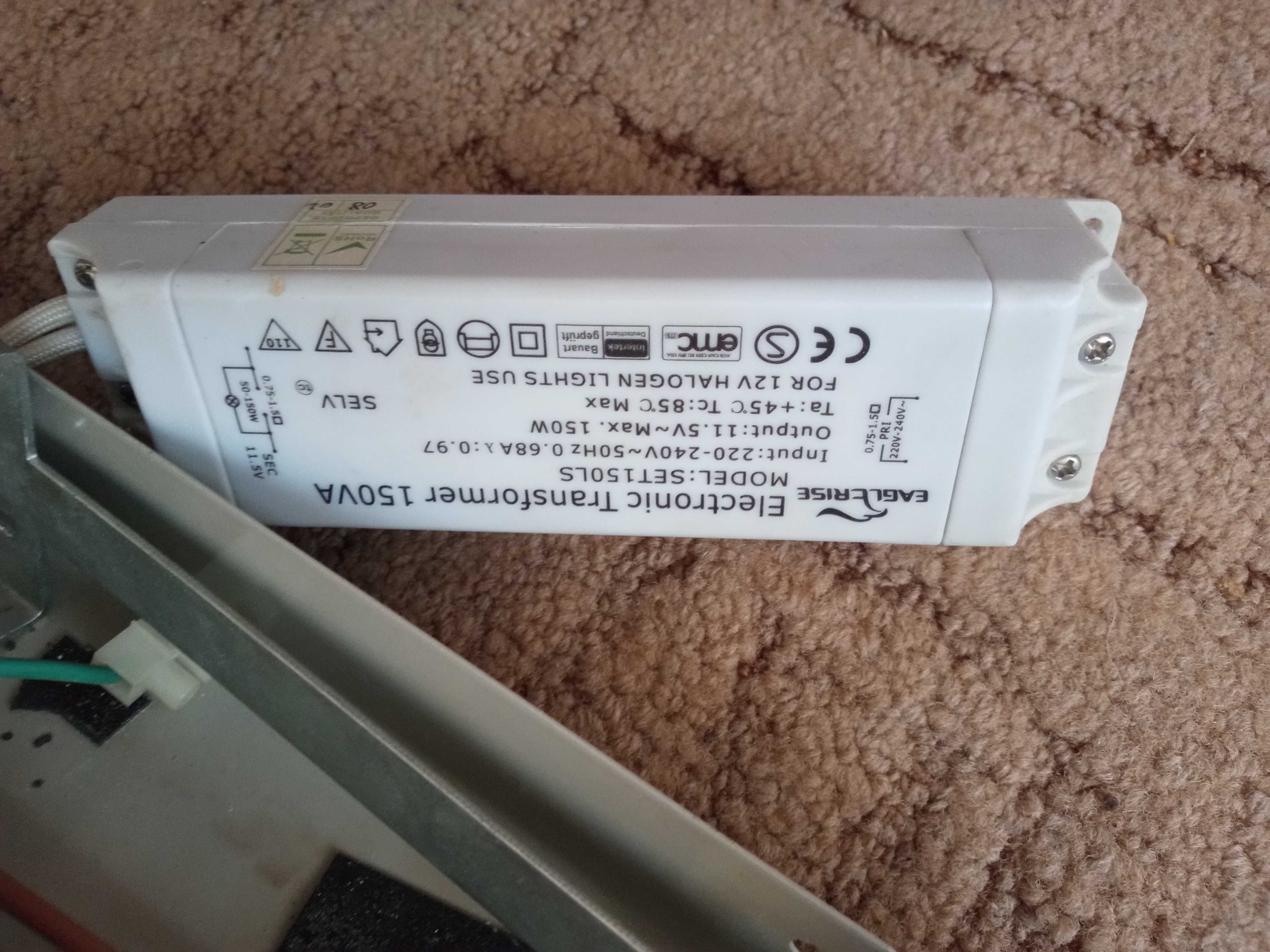 Lampa halogenowa żyrandol