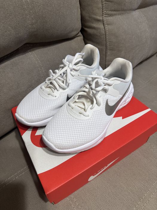 Продам Кросівки Nike