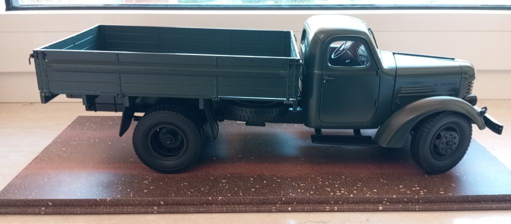 1:18 модель мінінаватажувача ,вантажівка ЗИС  - 150