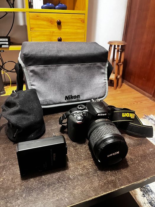 Máquina Fotográfica Reflex Nikon D3400 + AF-S DX NIKKOR 18-105mm