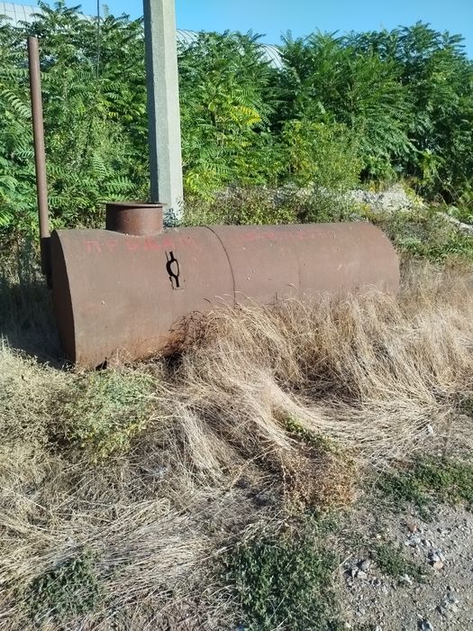 Металлическая ёмкость. Бочка.