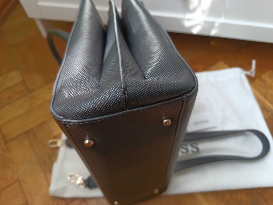 Torebka Guess Noelle czarna