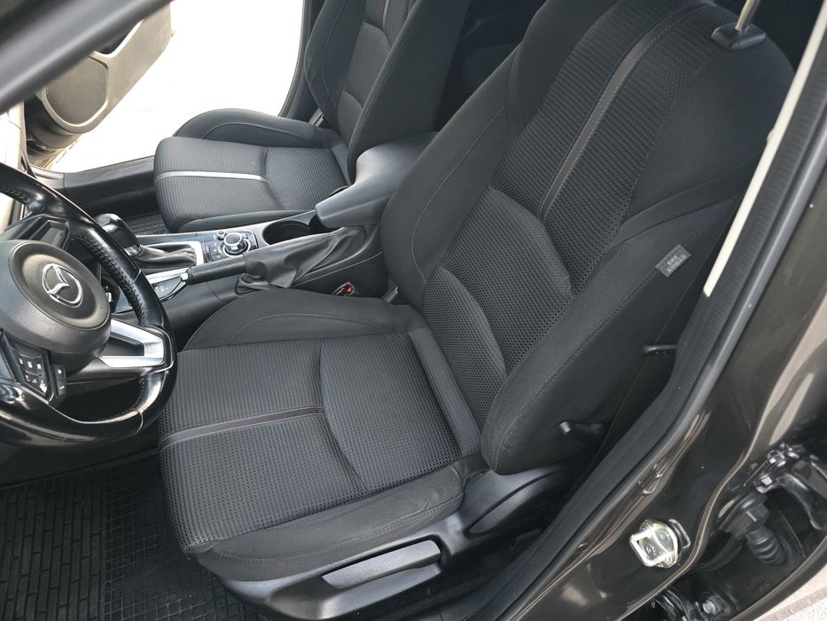 Продам свою Mazda 3 1.5л - 2017г ( ОФИЦИАЛЬНАЯ )