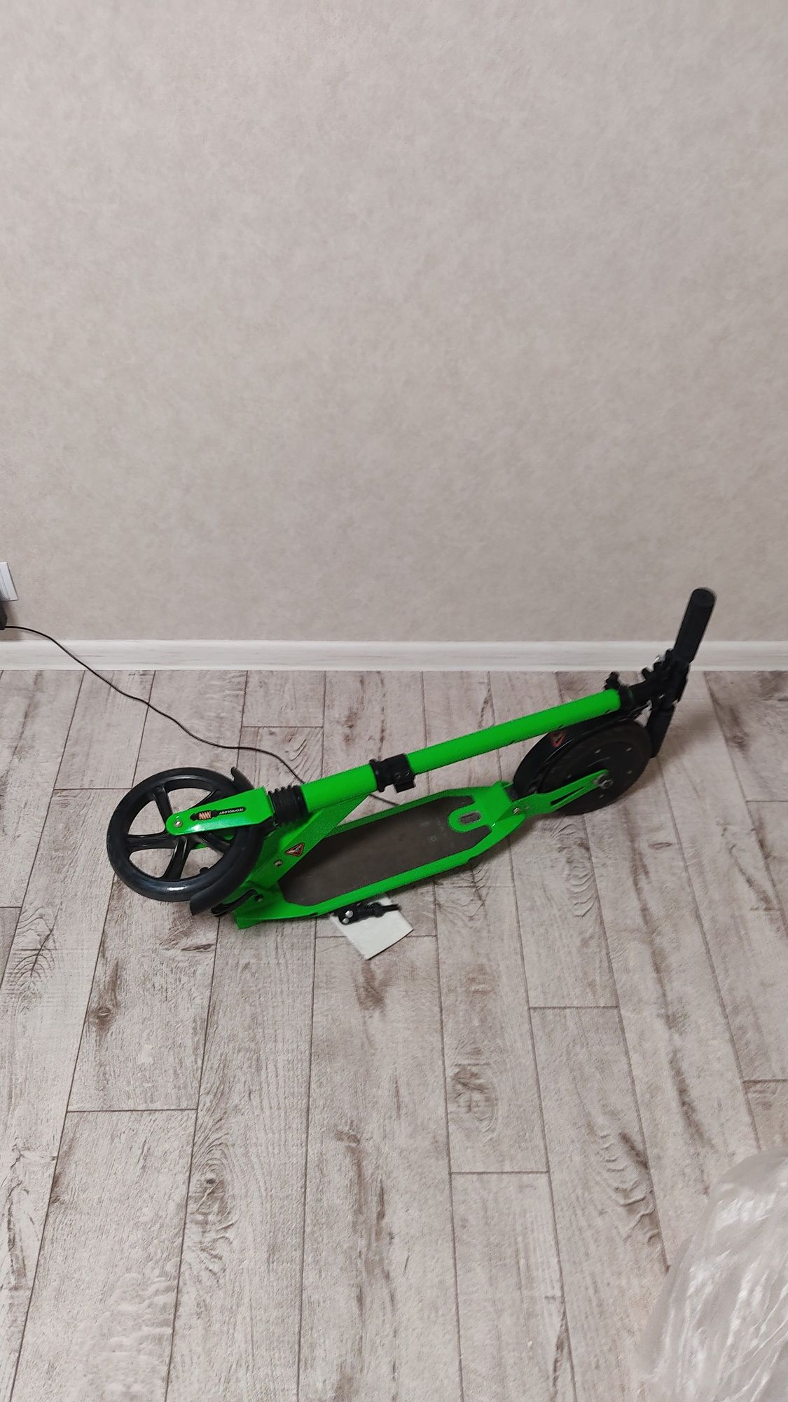 Электросамокат с НОВЫМ АКБ. windtech kids alu scooter