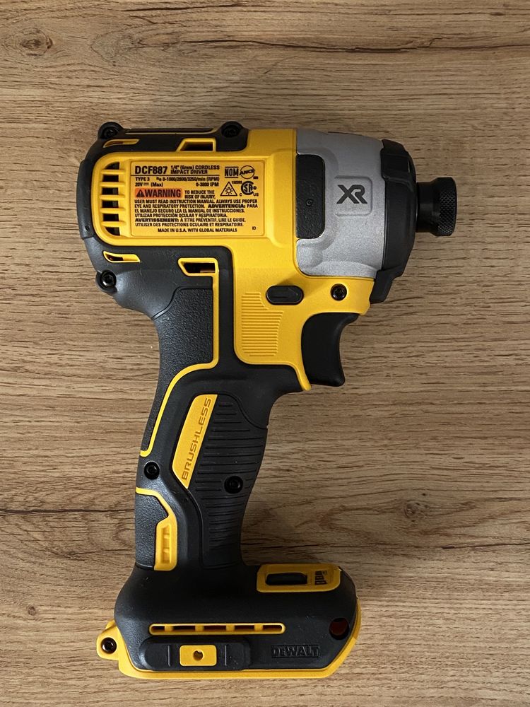 Аккумуляторный гайковерт DeWalt DCF887b