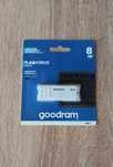 Флешка 8GB Goodram белая