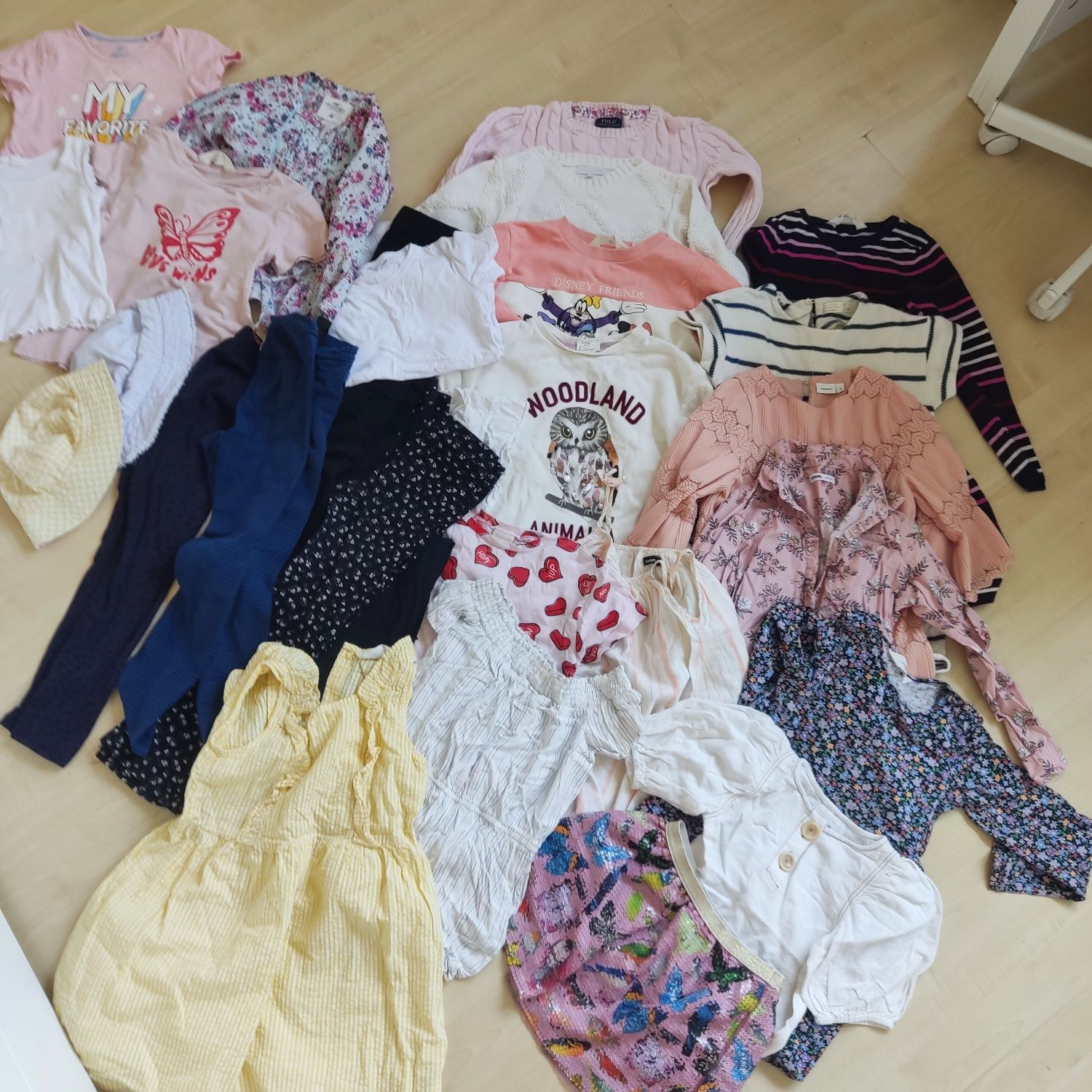 Zestaw ubrań 31 sztuk H&M Zara inne 110-128 stan bardzo dobry