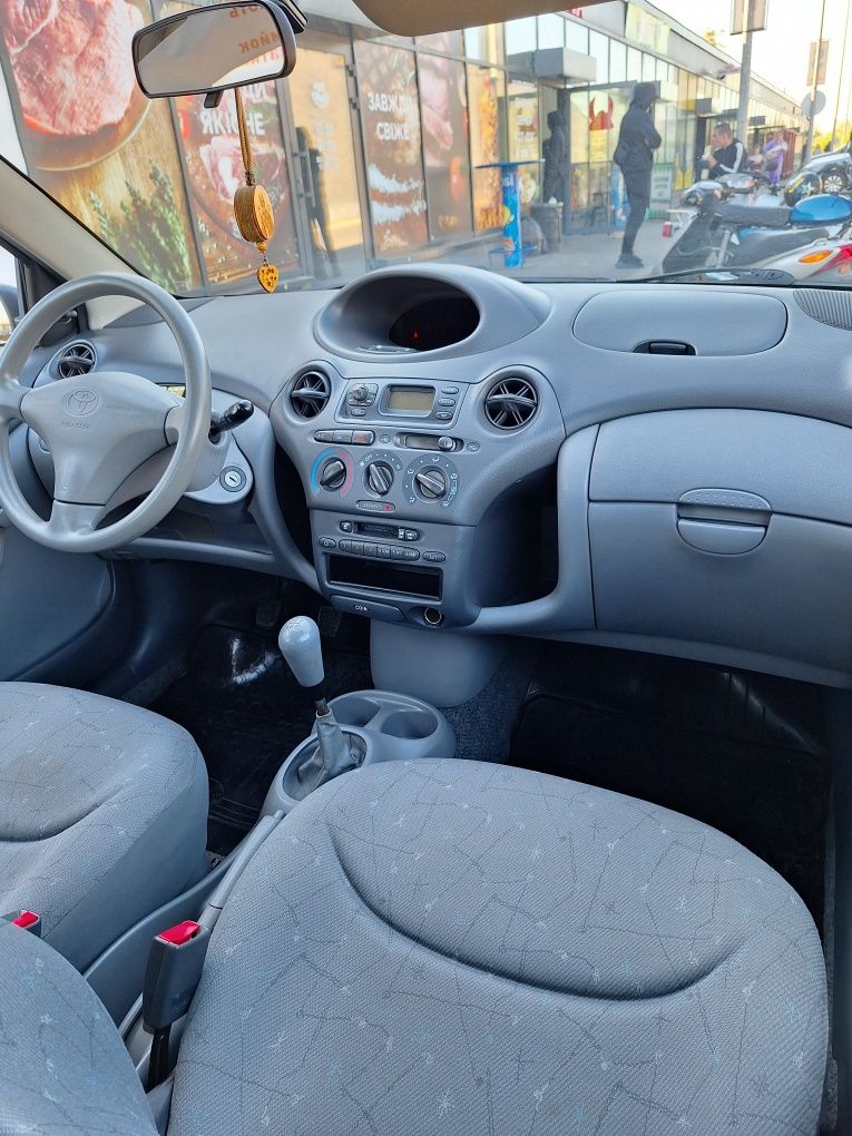 Продам Toyota Yaris