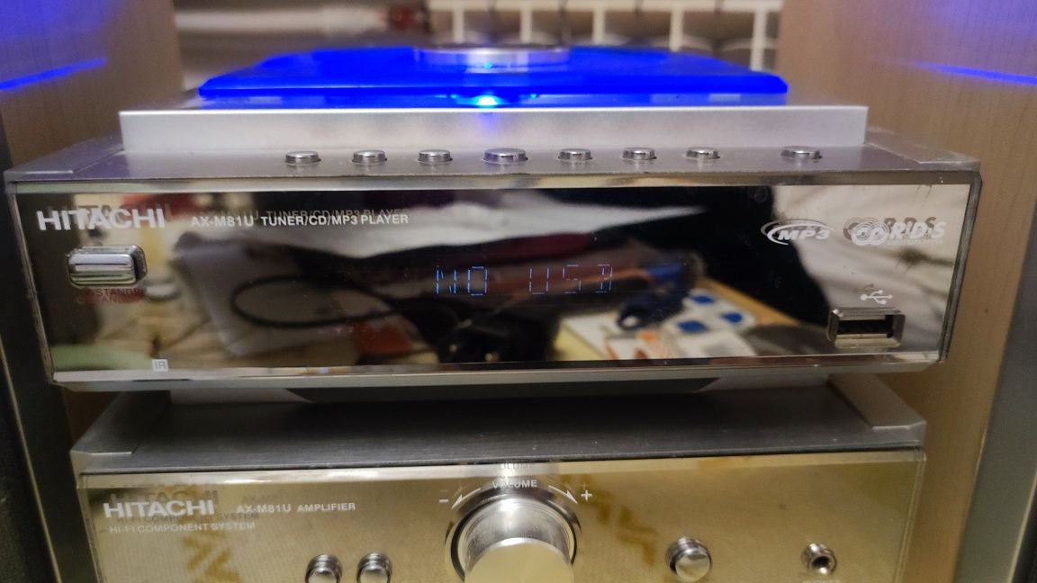 Hitachi mini wieza AX M81U