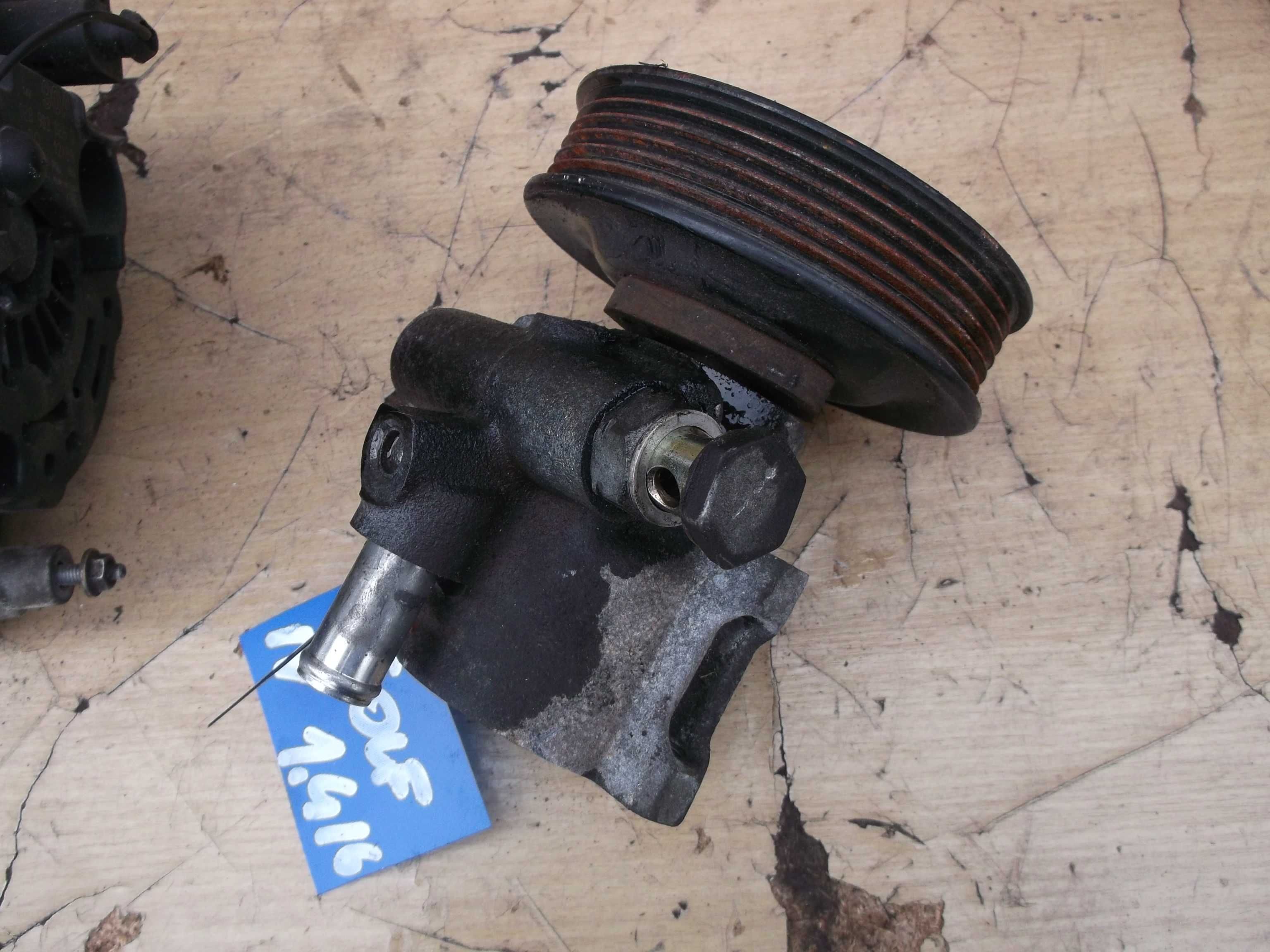 pompa wspomagania alternator golf IV 1,4 16V z niemiec