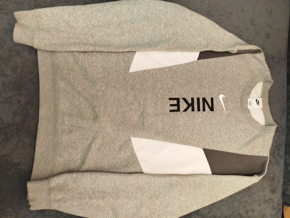 Кофта від бренду Nike