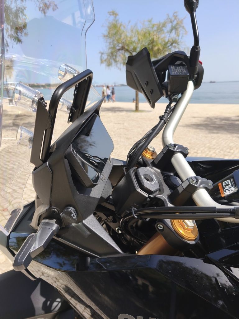 Vstrom 800DE 2023, com apenas 2.400km,estudo troca, por carro familiar