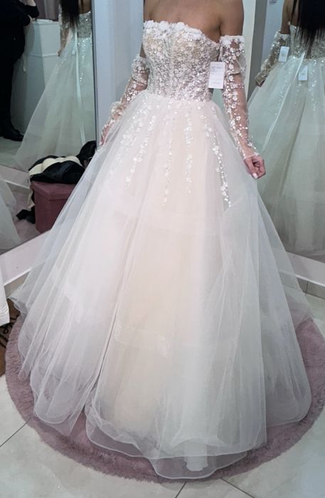 SUKNIA ŚLUBNA ksieżniczka gorset