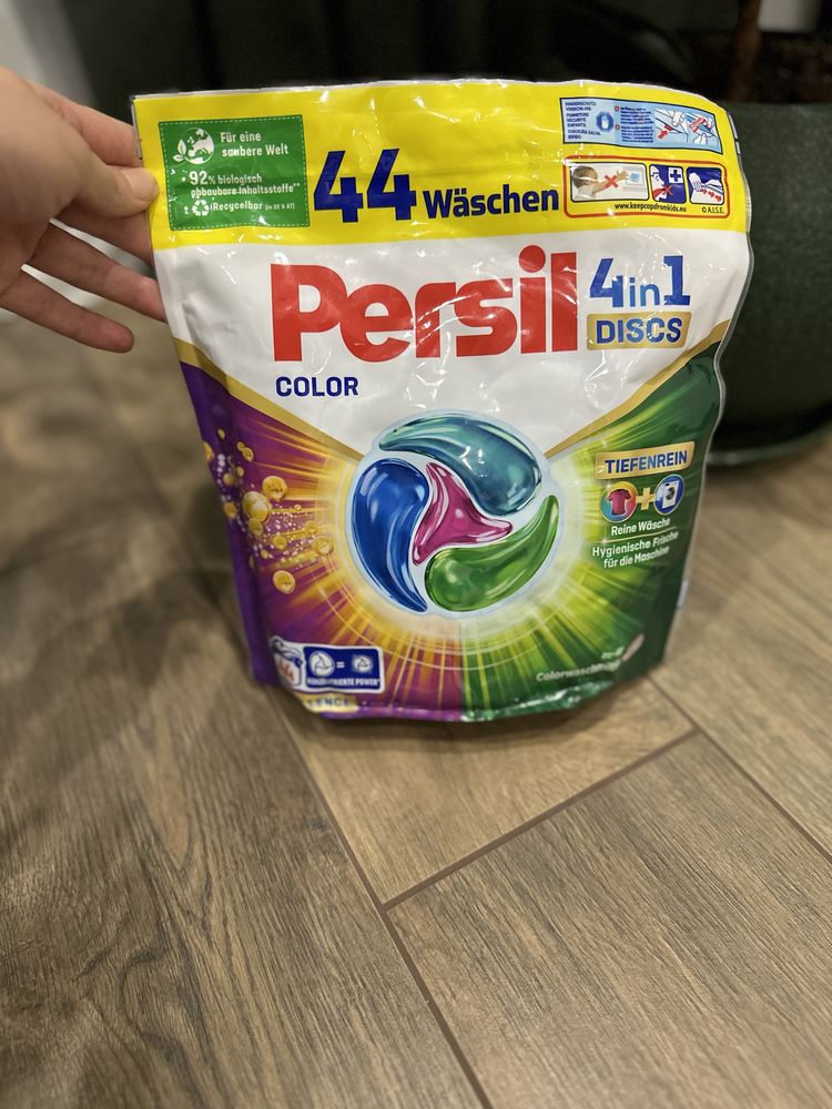 Порошок Persil ( оригінал німеччина ) 76  , 44 прання . 4 в 1