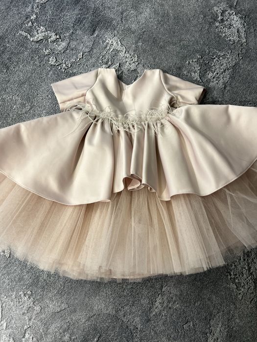 Продам святкову сукню ніжно рожевого кольору для діачинки на 1 рік