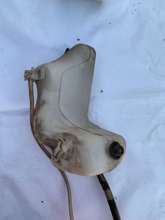 Бачек омывающей жидкости W211 Mercedes